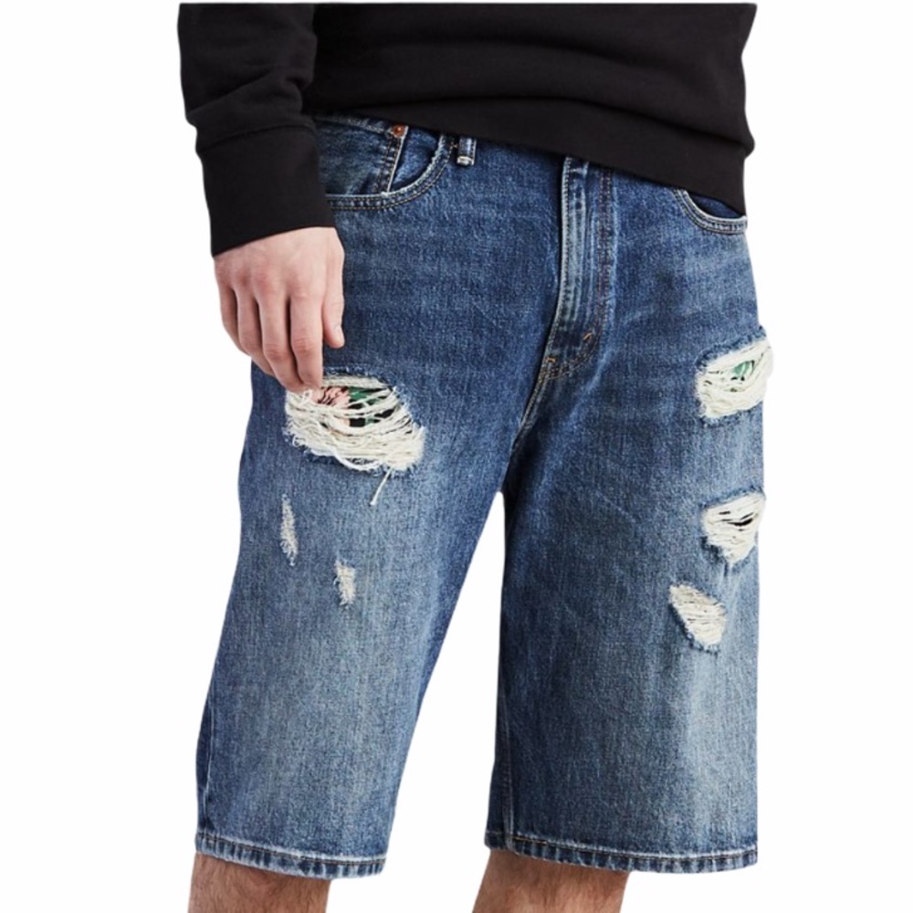Levi’s 569 Loose-Fit Ripped Shorts